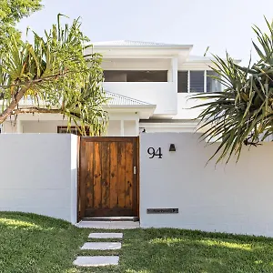 https://cape-beach-house.hotelsbyronbayaustralia.com